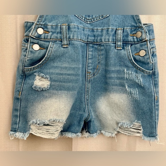 SHEIN Girls Distressed Denim Shortalls Size 7Y - Picture 2 of 4